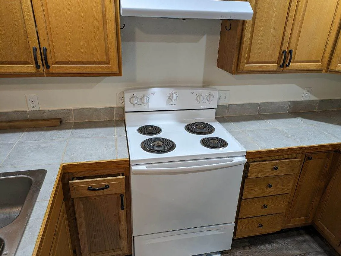 2 bed, 1200 sqft, $900 — Photo 2