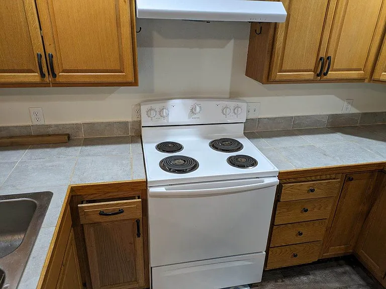 3740 Mission Rd NE — Photo 2