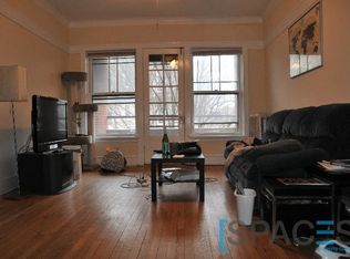 910 W Waveland Ave #3W, Chicago, IL 60613