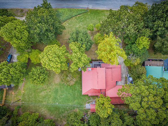5th image of 808 Seven Oaks Dr