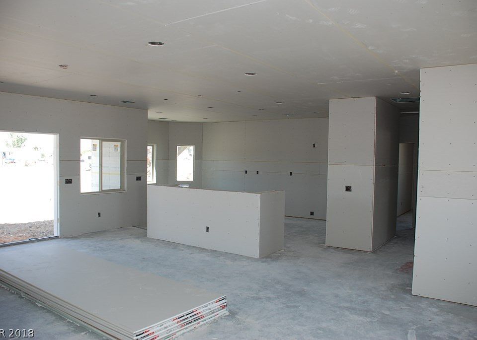 2nd image of 3650 S Malibou Ave