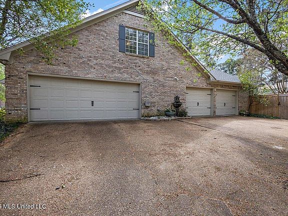 4th image of 600 Pinecrest Dr