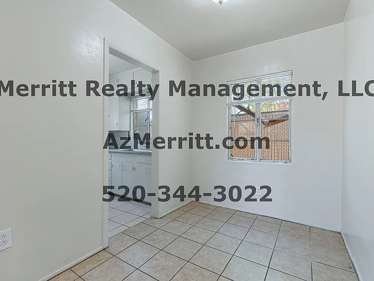 1204 N Winstel Blvd #3 — Photo 8