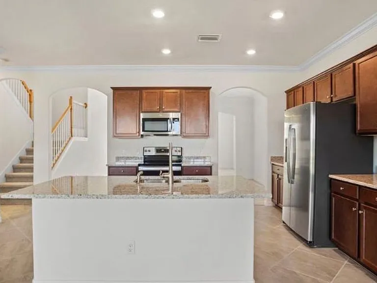 9399 Foxglove Ln — Photo 6