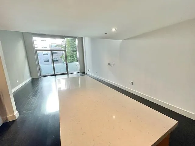 188 King St #304 — Photo 13