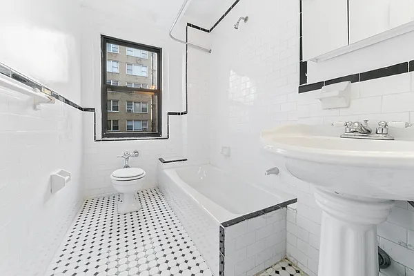 Rented by MNS | media 12