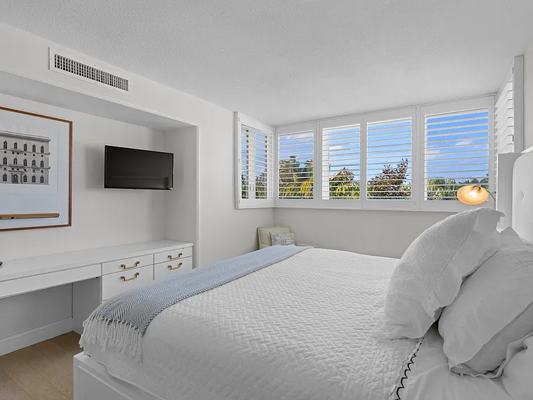 223 Atlantic Ave #4E — Photo 9