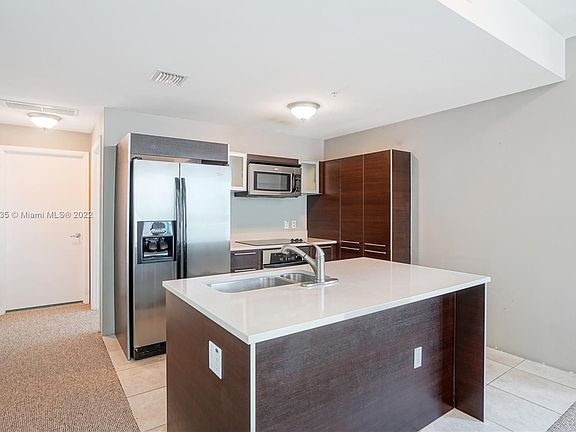 4th image of 1850 N Bayshore Dr #1710