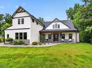 4 Heather Ln, Troy, NY 12180
