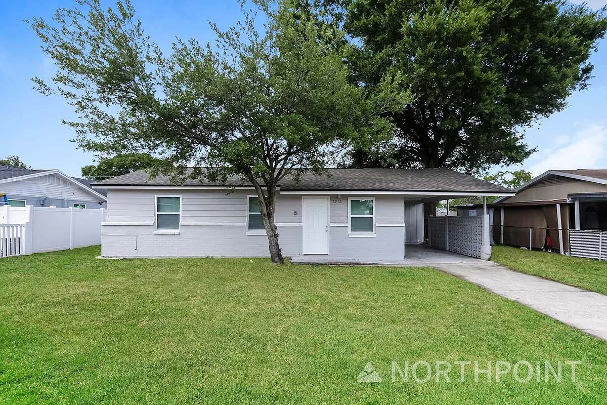 Building Photo - 7912 Allamanda Ave