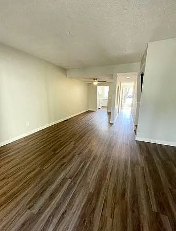 Cambridge Court Townhomes — Photo 10