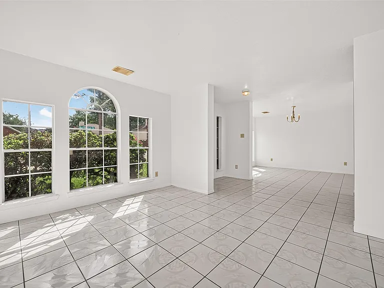 8202 Worthington Dr — Photo 8