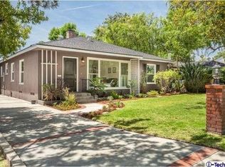 2350 E Woodlyn Rd, Pasadena, CA 91104