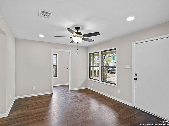 5th image of 1414 E Rosewood St