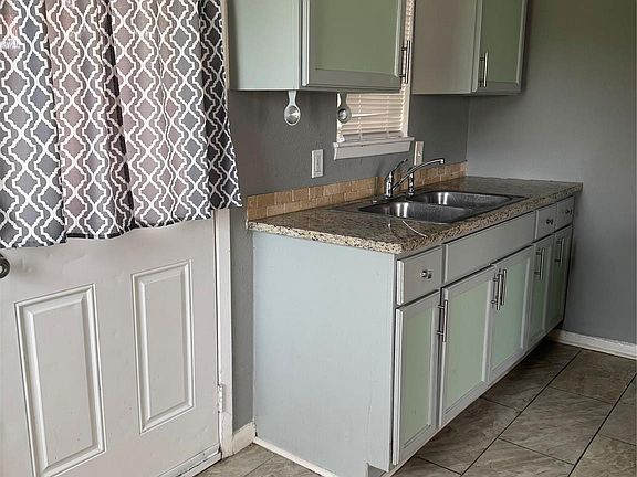 5th image of 604 Wilson Rd #8