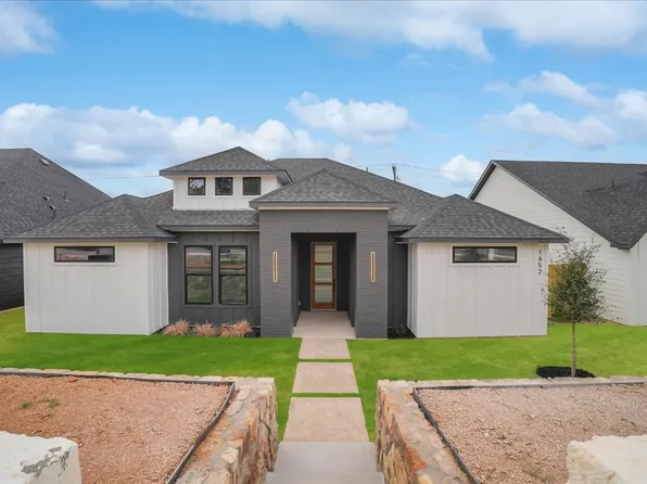 1652 W Wintergreen Rd, Lancaster, TX 75134