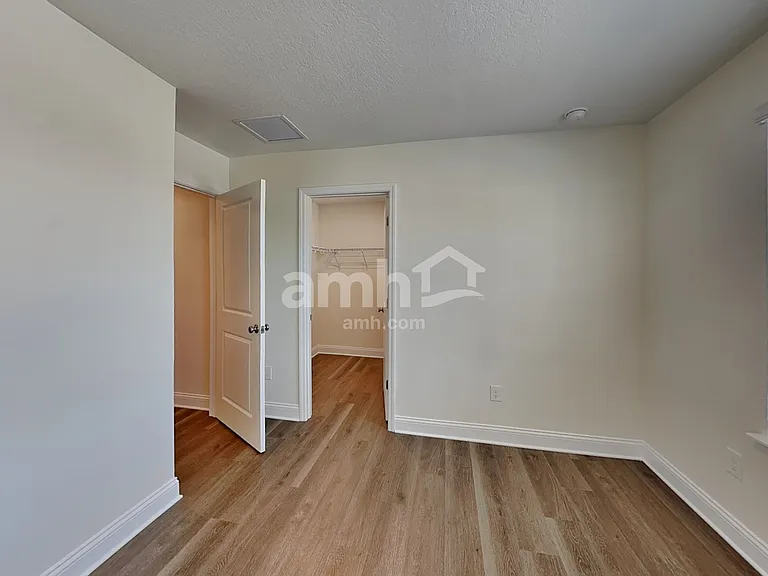 5696 Oesterle Rd — Photo 17