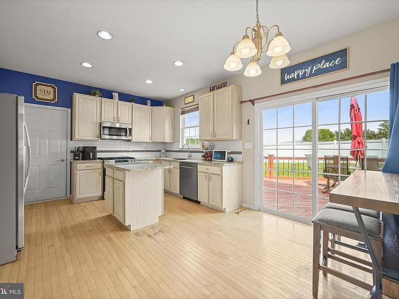 3rd image of 2963 Bali Dr