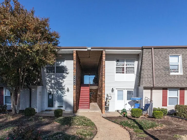 Southwood Apartments — Photo 10