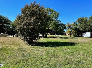 1403 N Davis St, West, TX 76691