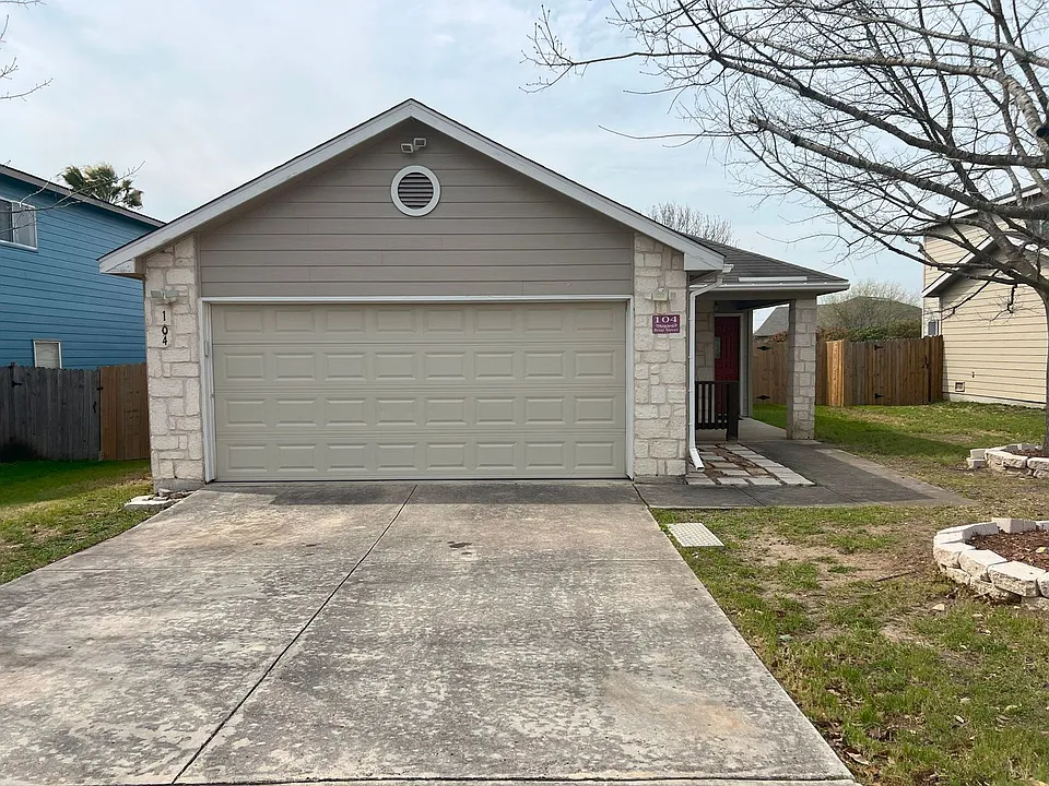 104 Briar St