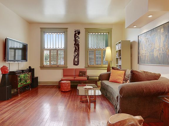4th image of 1201 Carondelet St