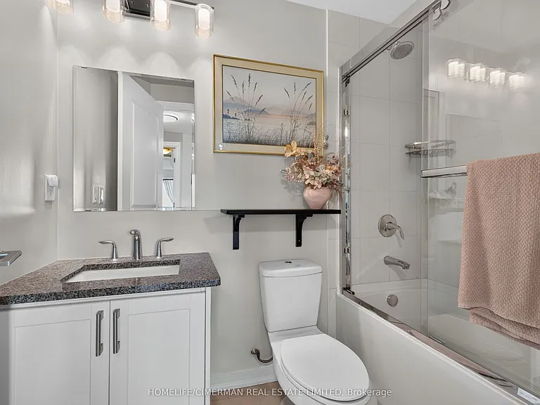 9090 Yonge St #1010 — Photo 32