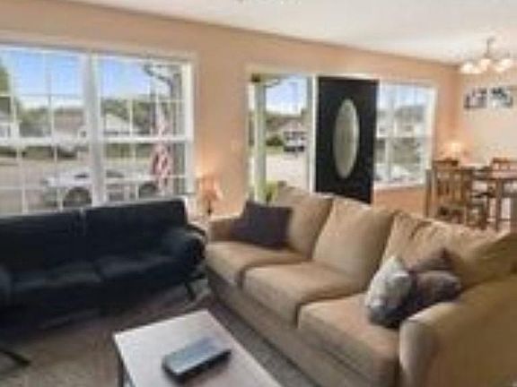 2nd image of 124 Perdez Ct