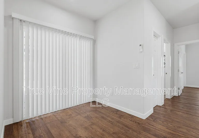 216 E Fest St — Photo 16