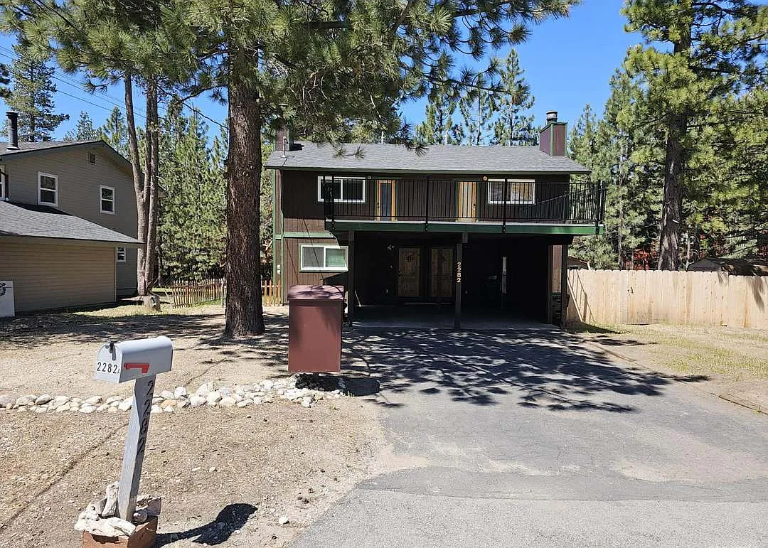 2 bed, 1.5 bath, $2,400 — Photo 2