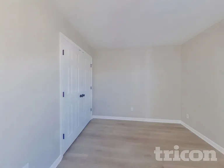 1402 Weston Ln — Photo 9