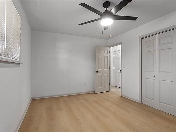 5th image of 609 SE Florence Ave #A