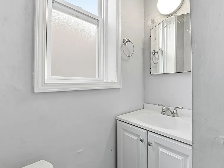 3623 Bamberger Ave #2F — Photo 7
