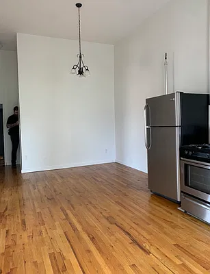 Rented by EXR | media 17