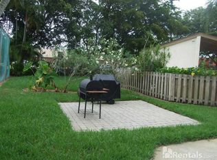 3402 Gardens East Dr APT 10B, Palm Beach Gardens, FL 33410