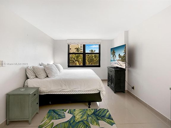 4th image of 4301 Collins Ave APT 410
