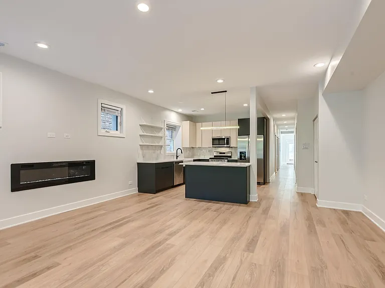 4913 N Talman Ave #GARDEN — Photo 3
