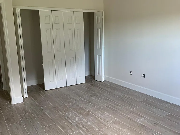 7909 Valencia Rd — Photo 4