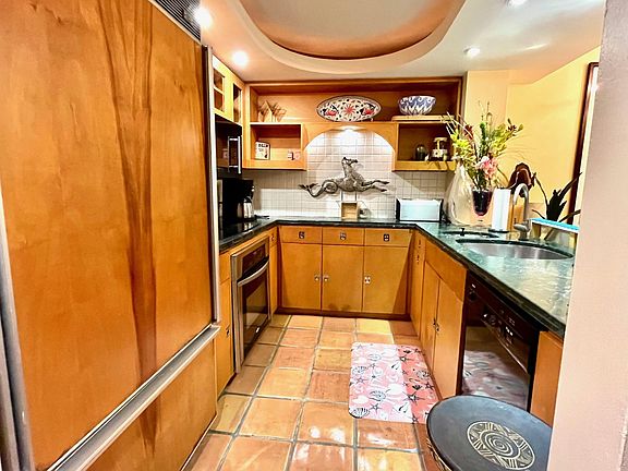 4th image of 401 Ocean Dr APT 508