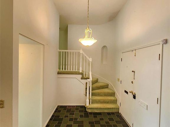 3rd image of 12195 Partridge Run Dr