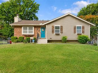 2901 SE 3rd St, Blue Springs, MO 64014