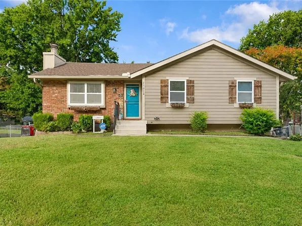 2901 SE 3rd St, Blue Springs, MO 64014