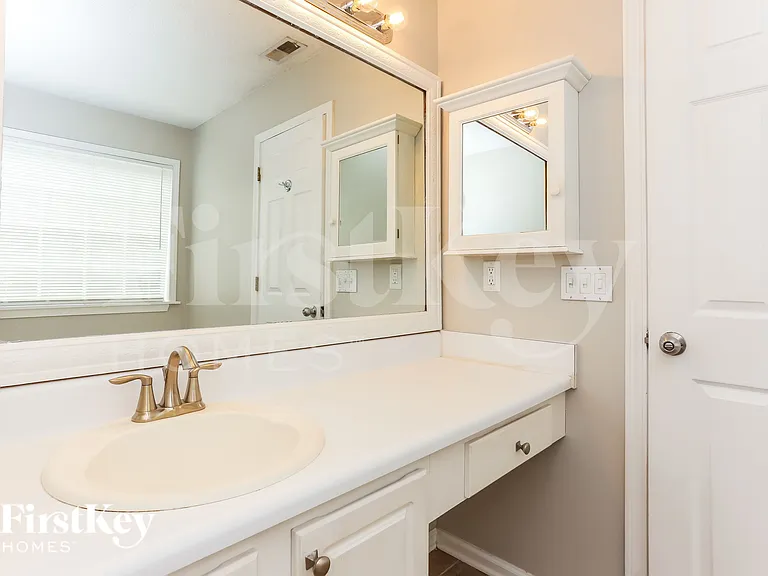 721 Peteywood Dr — Photo 13
