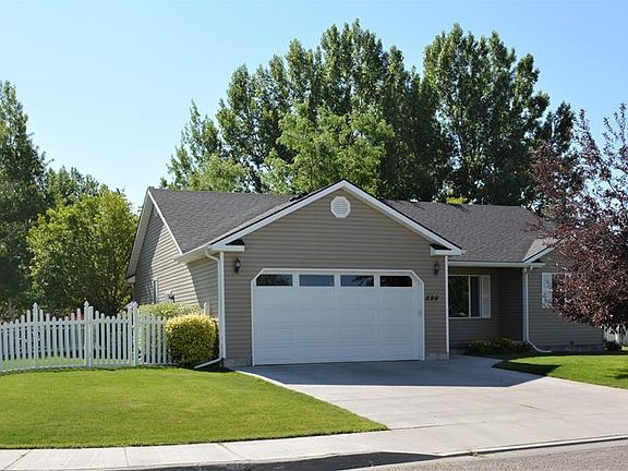 2nd image of 599 Hickory Pl