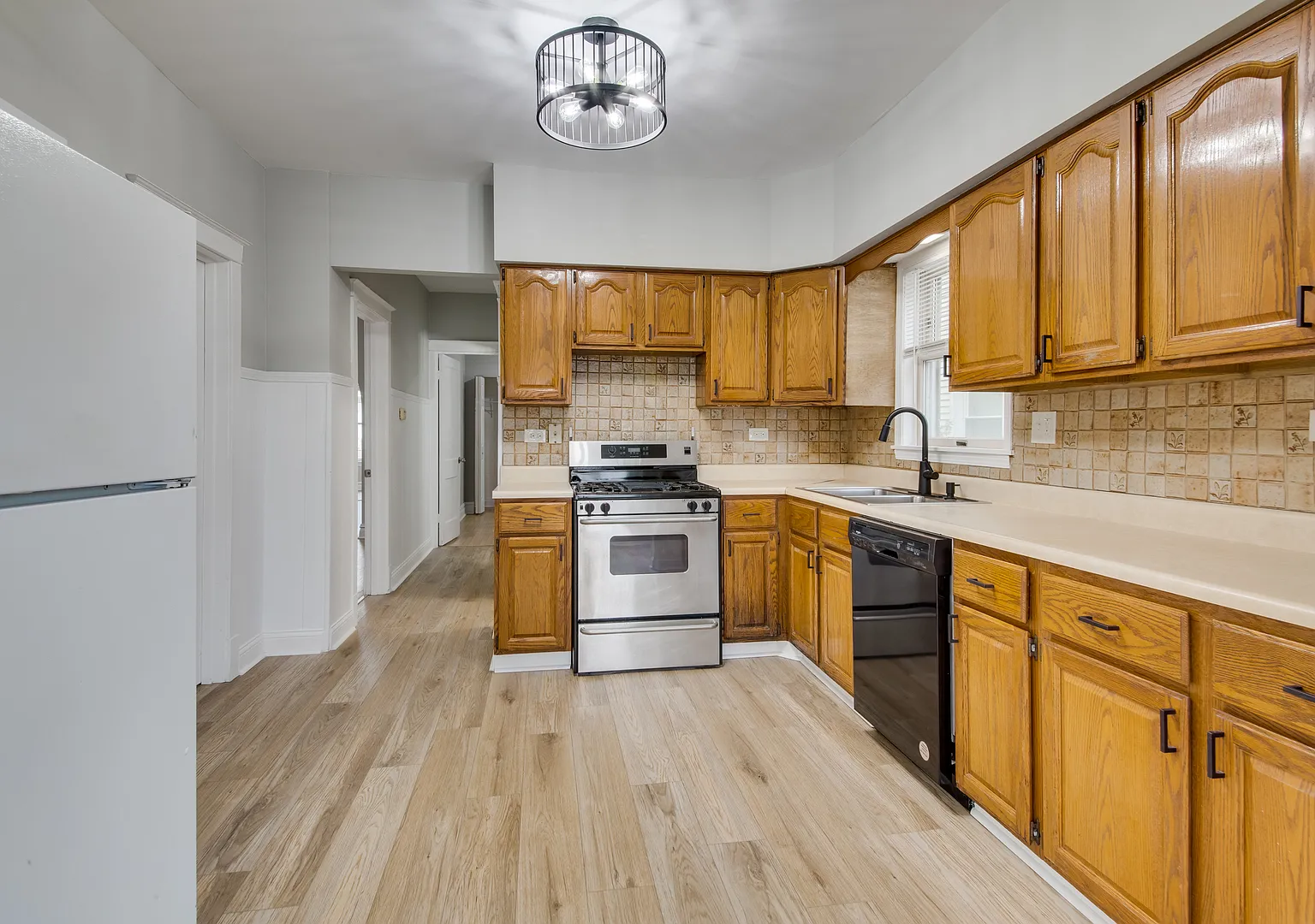 2 bed, $1,795 — Photo 3