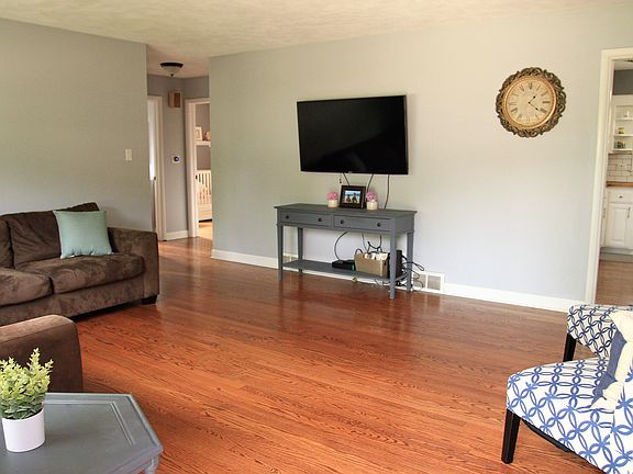 5th image of 312 N Lombard Ave