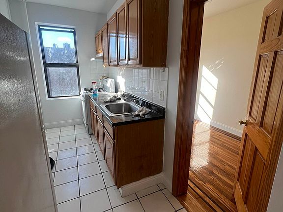 2nd image of 5605 43rd Ave APT 3C