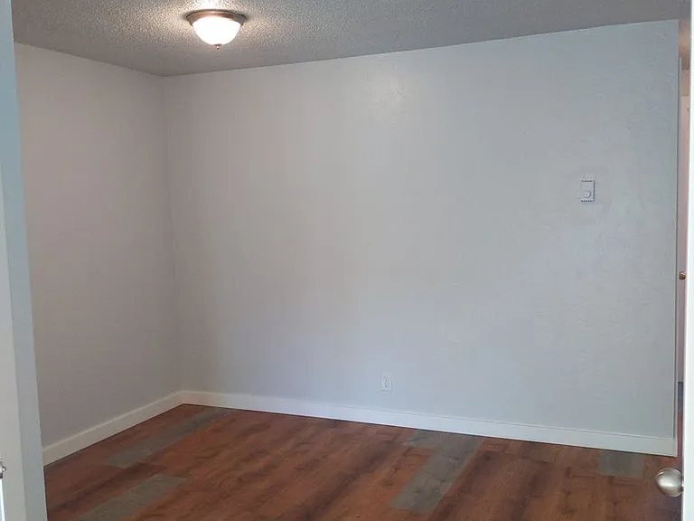 142 Jefferson St — Photo 30