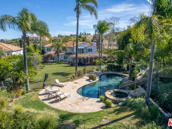 3843 Rock Hampton Dr, Tarzana, CA 91356