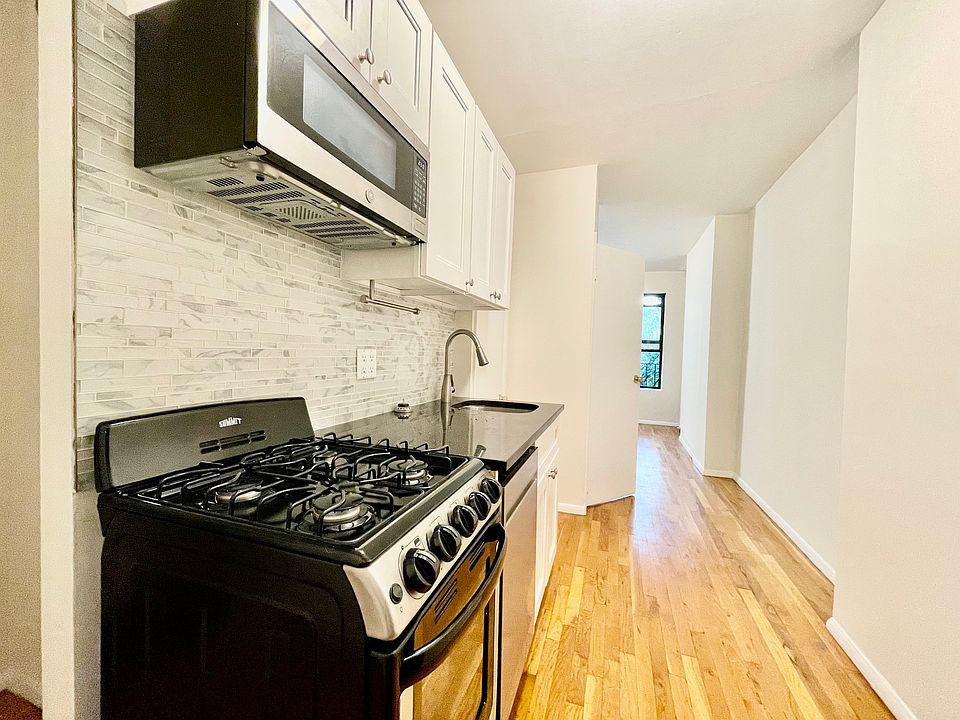 1st image of 425 W 45th St APT 4RE